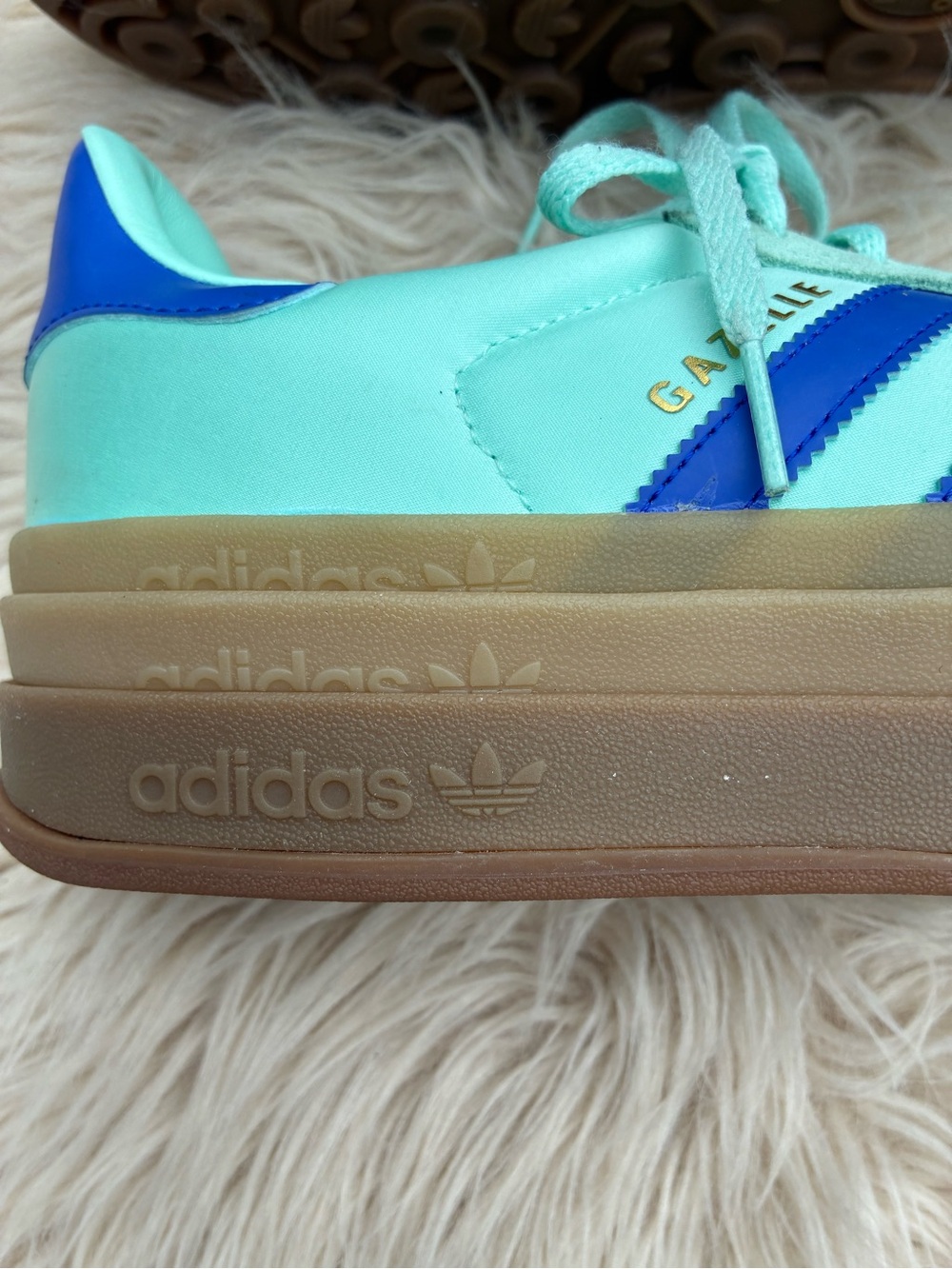 NWOT adidas GAZELLE BOLD SHOES
In Clear Mint/Lucid Blue/Gold Metallic
Size 9.5 - Picture 12 of 13